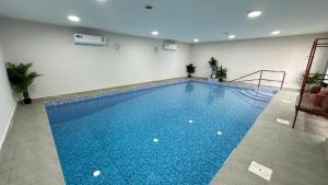 Al Hawli pool gathering