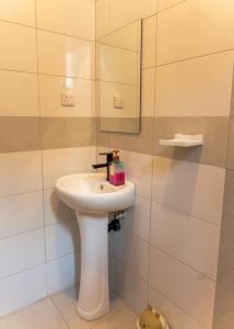 Stunning 2BR in Dar Beach, Dining, Transit Nearby apt 6