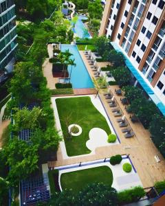 Sea View 2 BR Condo Next to Pier & Walking Street