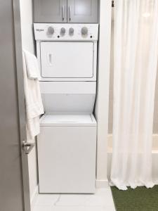 City Escape 10 Minutes from Downtown Atlanta with Free Parking