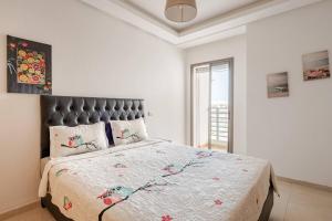 Beautiful apartment in Mansbay Beach next to the beach