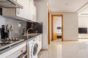 Beautiful apartment in Mansbay Beach next to the beach