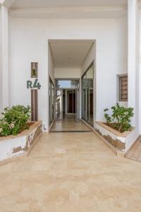 Beautiful apartment in Mansbay Beach next to the beach