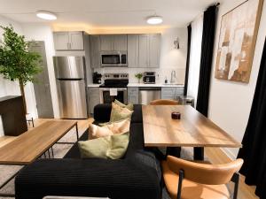 City Escape 10 Minutes from Downtown Atlanta with Free Parking