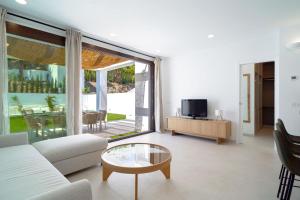 Villas de Punta Lara 18 by Casasol - Mediterranean Villa for 4 People with Solarium, Nerja