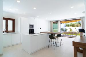 Villas de Punta Lara 18 by Casasol - Mediterranean Villa for 4 People with Solarium, Nerja