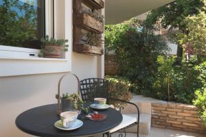 Lagonisi Garden Stay, 10min Walk to Beach