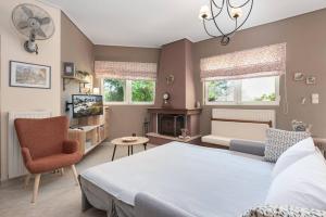 Lagonisi Garden Stay, 10min Walk to Beach
