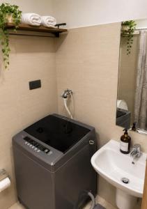 Grey & Wood 1BR with Pool View Shore 2 Near MOA