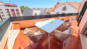 Relaxed 3 bedrooms penthouse in the heart of Cascais historic center, few steps from the beach