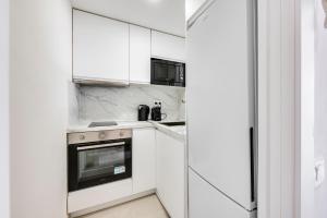 Apartment with sea views 20 m from the beach in Marbella Center