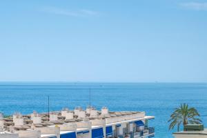 Apartment with sea views 20 m from the beach in Marbella Center