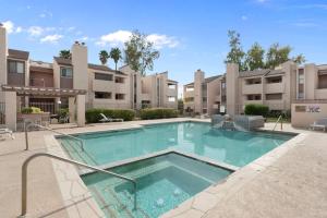 Sunny Scottsdale 1BR