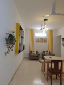 Lively 2 BHK FF Main Town Area - Fig