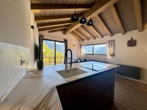 Chalet en pierre entièrement rénové