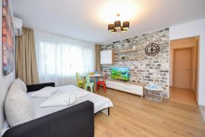 Bucharest Apartment - Two Bedrooms - 6 Guests - Cismigiu Gardens
