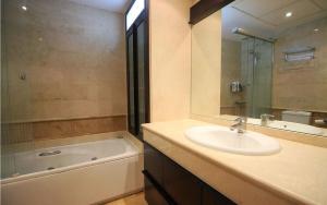Modern Apartment in Rio Real Marbella