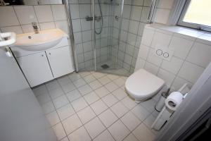 Spitze DK Ferienhaus Marielyst mit Sauna und Kinderspielhaus