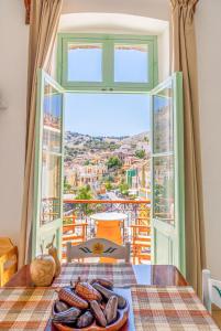 “Athenas” Neoclassic Harbour View Apartment