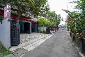 RedDoorz Syariah near Monumen Jogja Kembali