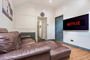 Group-Friendly, Sheffield Flat, sleeps 6
