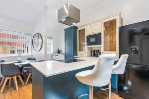 Group-Friendly, Sheffield Flat, sleeps 6