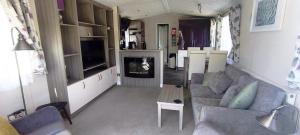 Static Caravan 2 Bed Sleeps 6 Dog Friendly