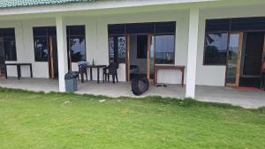 Lances right surf camp