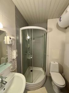 Spacious cozy 2BR Home2Host