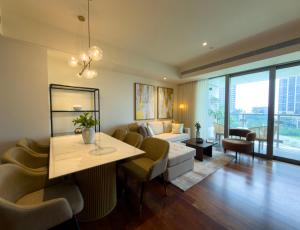 Luxury 2 bed with partial sea view in Colombo