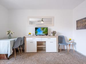 Steps to the Beach • Bright 3BR Apt in Villajoyosa