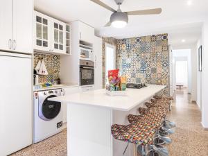 Steps to the Beach • Bright 3BR Apt in Villajoyosa