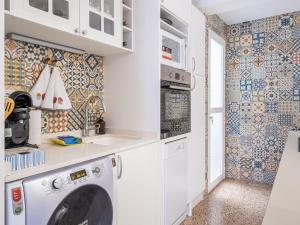 Steps to the Beach • Bright 3BR Apt in Villajoyosa