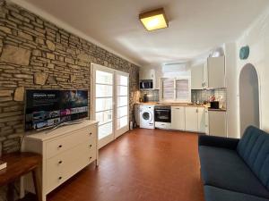 Kenese Retreat House for 8 w AC by NW
