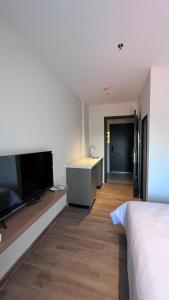 Azure Suites Apartment