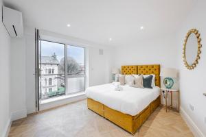 Beautiful 2Bd 2Bth Chiswick Apartment with AC and Private Balcony