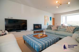 Luxury Estuary Views & Parking - Woodcot Cottage