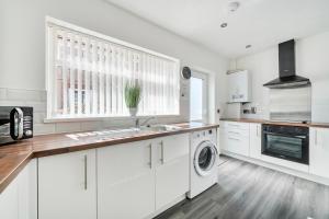 3-Beds Sleeps 6 Walking distance to Castle & Town