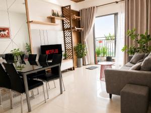 Light-Filled Corner 3BR at The Sun Avenue