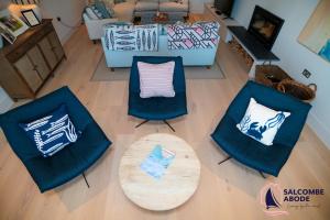 Luxury Estuary Views & Parking - Woodcot Cottage