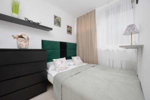 Cozy Pet-Friendly Studio in Downtown by Noclegi Renters