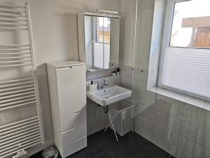 3 Zimmer Neubau Apartment mit Terrasse