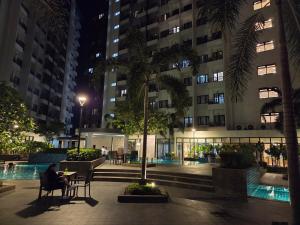 ARO Suites Cozy Staycation Near Airport & SM Bicutan
