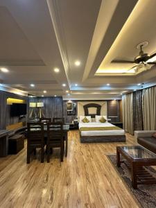 HOTEL ROYAL MILAD
