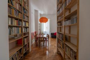 GuestHost - Esquilino Bright Apartment