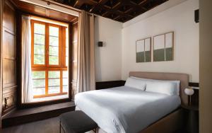 Limehome Vitoria Palacio de los Álava-Velasco