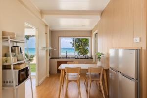 Villa Nalyn 3BR Beachfront House with Sunset View