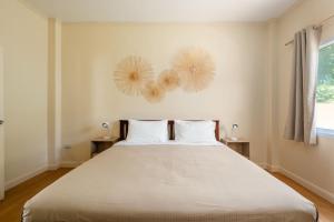 Villa Nalyn 3BR Beachfront House with Sunset View