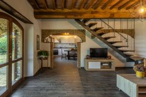 Pet-Friendly Tuscan Home with Valley View Casetta la Rossina