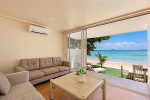 Villa Nalyn 3BR Beachfront House with Sunset View